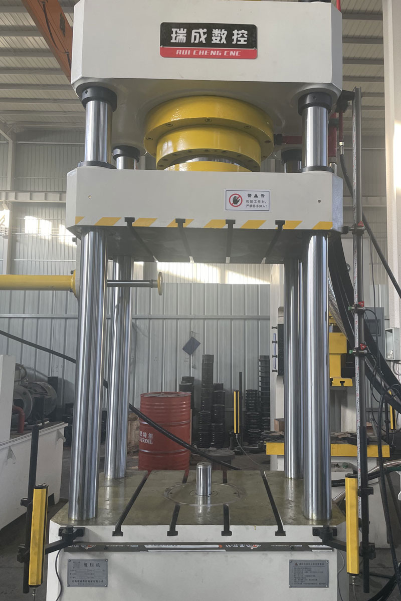 315T多項頂出液壓機  315T側(cè)頂缸下頂出溫控系統(tǒng)