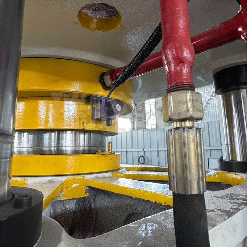 液壓機液壓缸細節 液壓機液壓缸細節