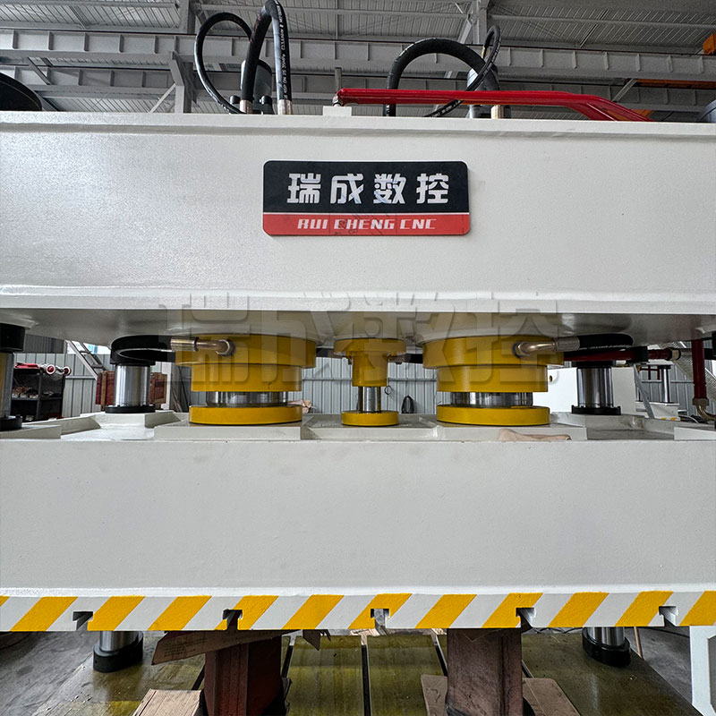 250噸四柱液壓機(jī)液壓缸 250噸四柱液壓機(jī)液壓缸